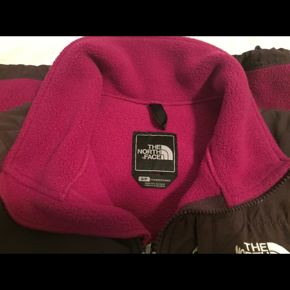 North Face Women’s Denali Jacket - Picture 2 of 3